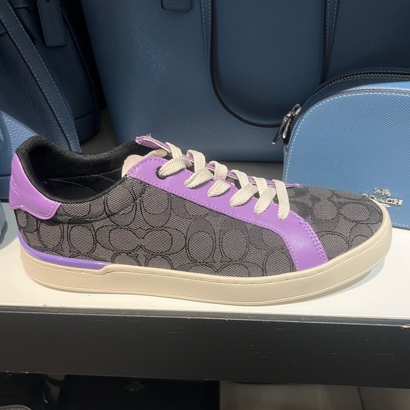 NWT Coach Outlet Clip Low Top Sneaker In Signature Jacquard - Picture 2 of 6